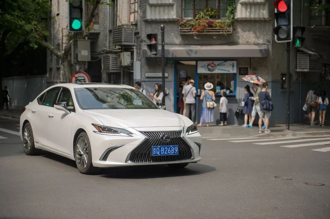 开雷克萨斯es去川藏线,开雷克萨斯es路上视频