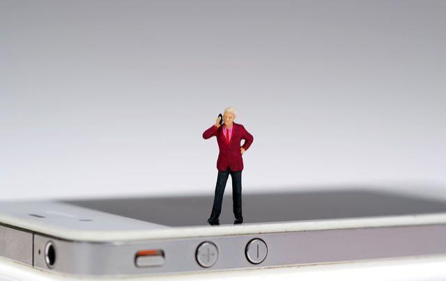 手机飞行模式没打开显示要关闭,为什么手机一直保留飞行模式