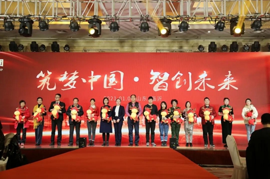 金戈铁马闻征鼓的下一句,金戈铁马闻征鼓只争朝夕启新程