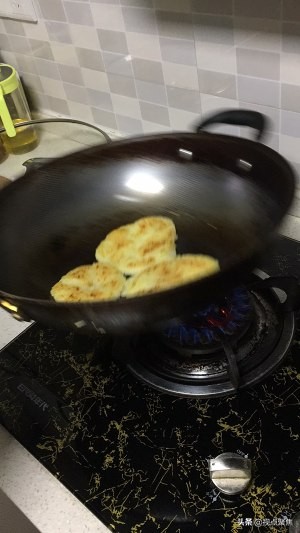 贵阳的洋芋粑粑的做法视频教学,洋芋粑粑和糯米粉的做法