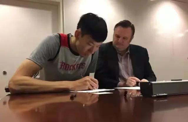 易建联与周琦谁的实力更强,周琦为什么这么难超越易建联