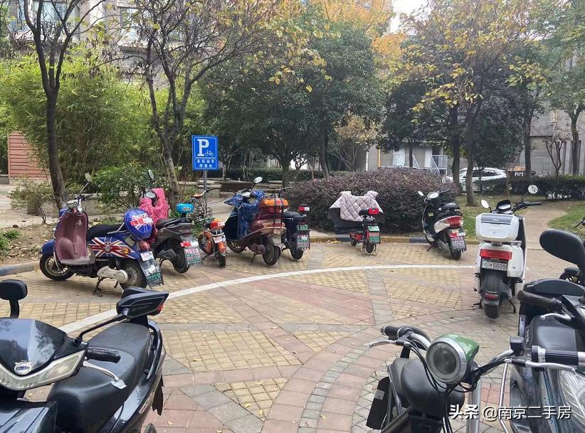 扎心！毗邻地铁，却房价垫底，业主吐槽：户型太奇葩