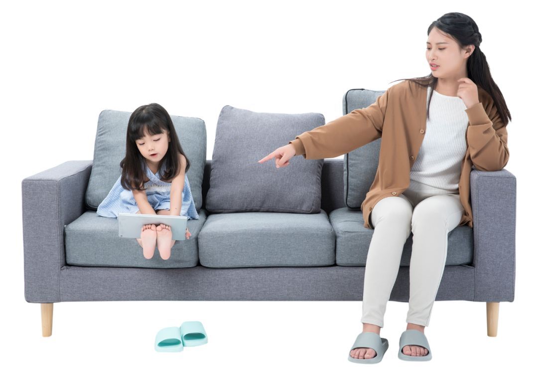 孩子爱插嘴家长巧应对,如何改掉孩子爱插嘴的毛病