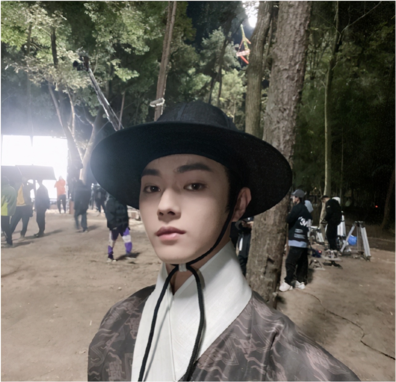 偷文化成瘾？韩网友画韩服变迁史，照抄王凯江疏影赵丽颖古装造型