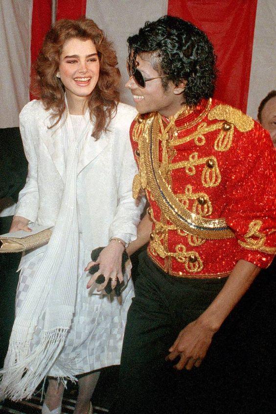 迈克尔杰克逊的一生记录,迈克尔杰克逊的一生经历