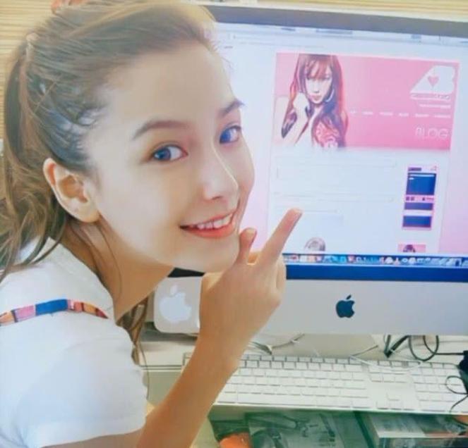 杨颖18岁广告代言照,杨颖胶原蛋白