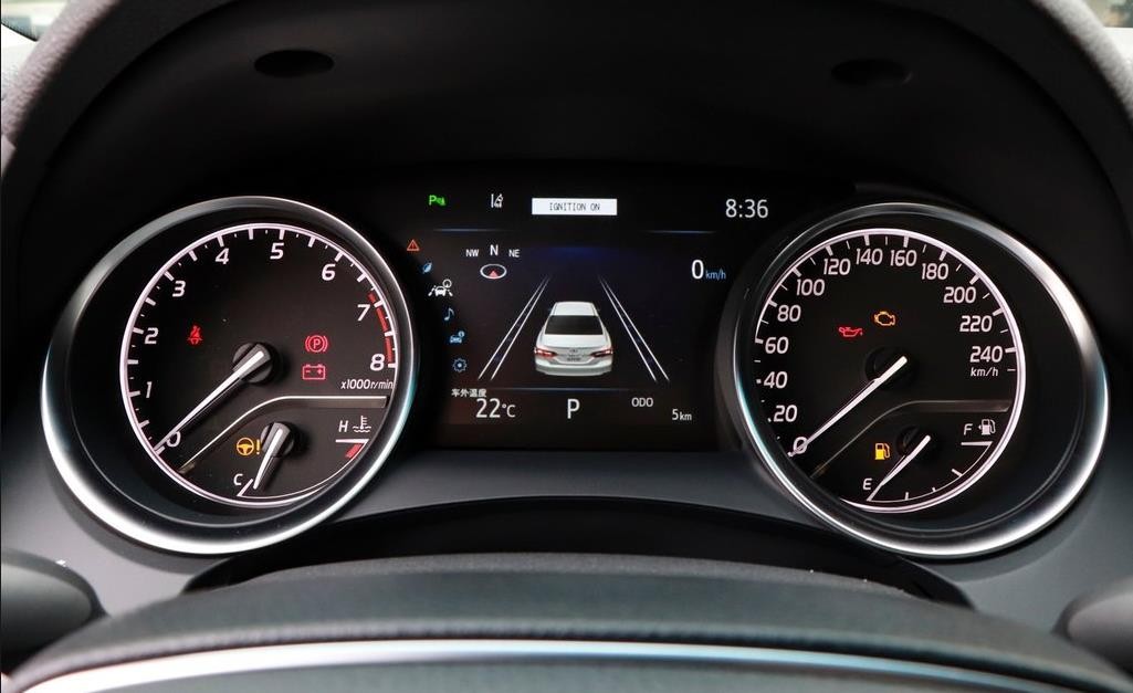 丰田凯美瑞价格2021款2.5排量油耗,2021款凯美瑞2.0油耗实测