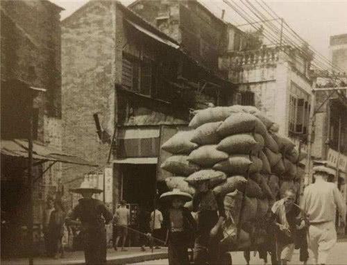 一位富豪捐款70亿,一富豪死前将50亿捐款给慈善机构