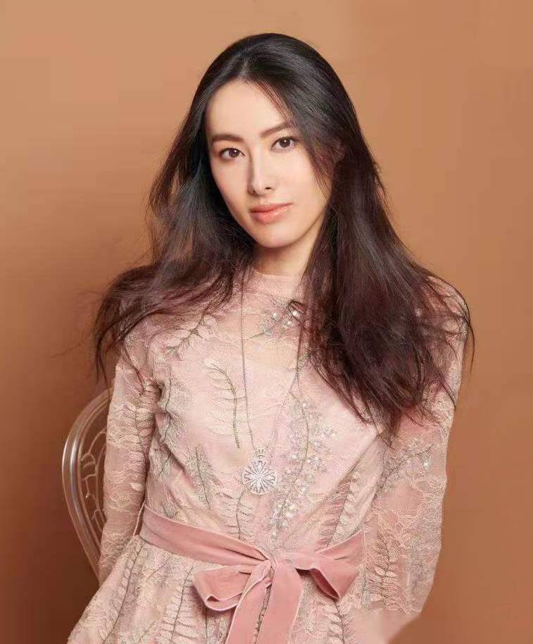 轻盈浪漫,裸粉色法式