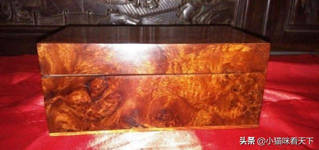 *安门天**重修期间，在屋顶发现金丝楠木“镇楼之宝”，盒中内有玄机
