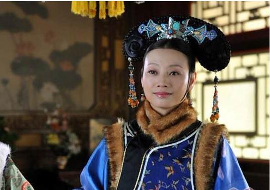 甄嬛传为什么只有甄嬛额头有刘海,甄嬛传甄嬛白发看到年轻的嫔妃们