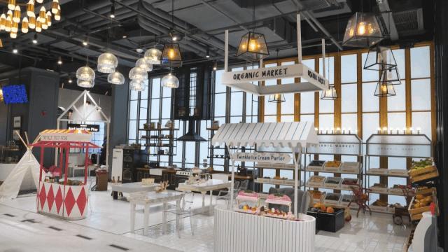 周末带孩子去海洋球里玩,带孩子去海洋球玩儿的地方在哪