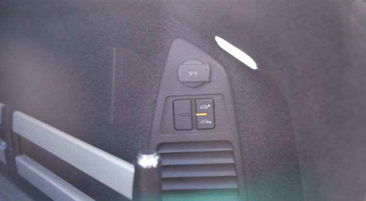 性价比超高的大众途锐低调提车记,低调的豪华suv18款大众途锐