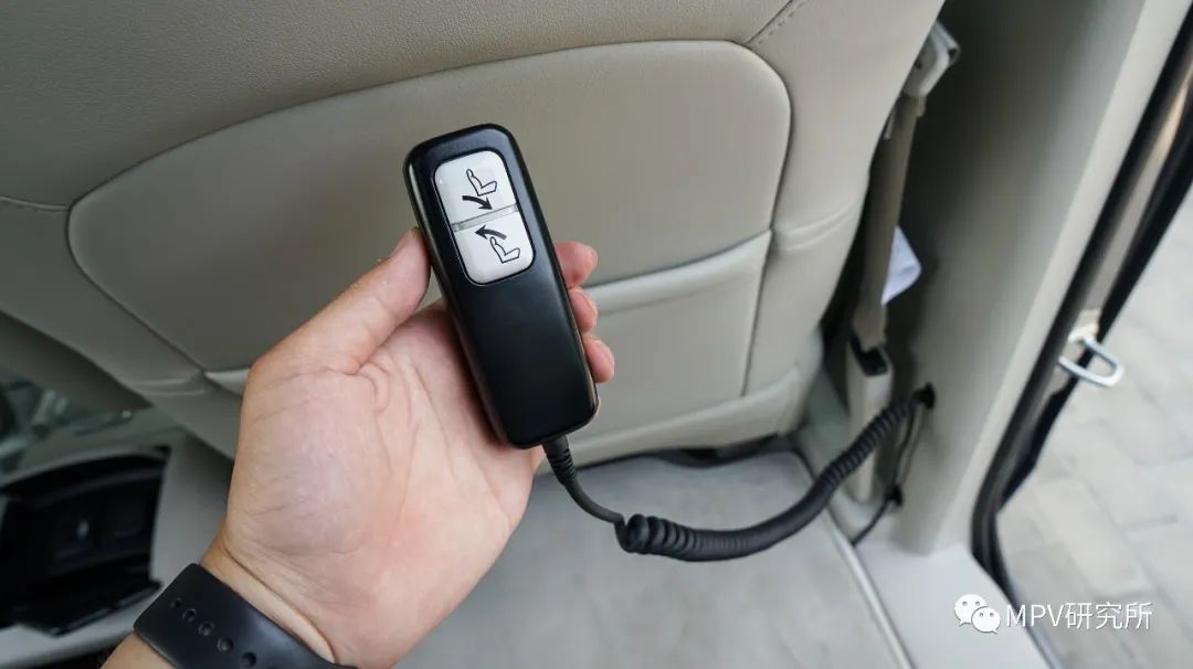 别克新gl8商务车报价及图片,别克gl8es尊享版新车优惠多少