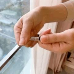 瑞典皇家配饰品牌，几百块戴出万元质感，金色手镯男女戴都好看