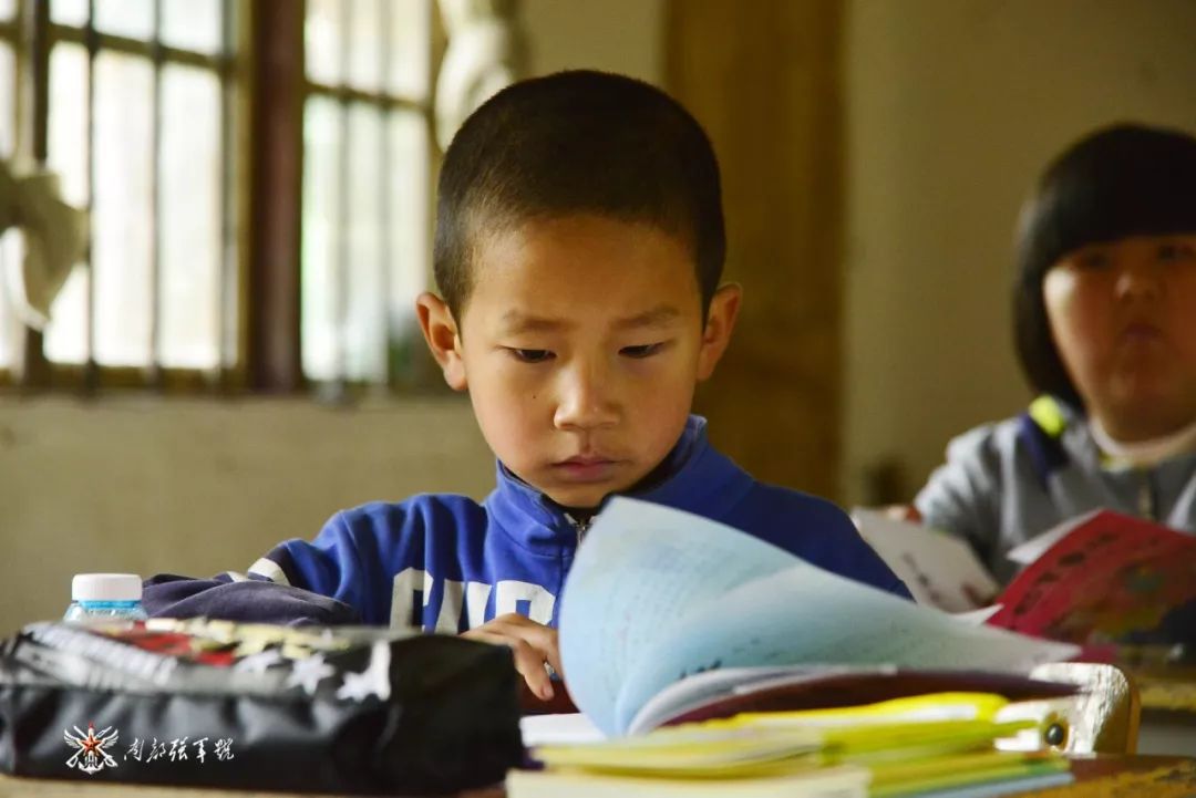 贫困山区学校爱心公益,只有七个学生的乡村学校