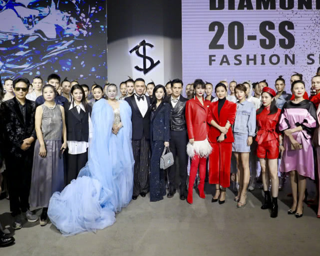 从马来西亚拍到俄罗斯，网友依旧不买账？范冰冰的复出之路太坎坷