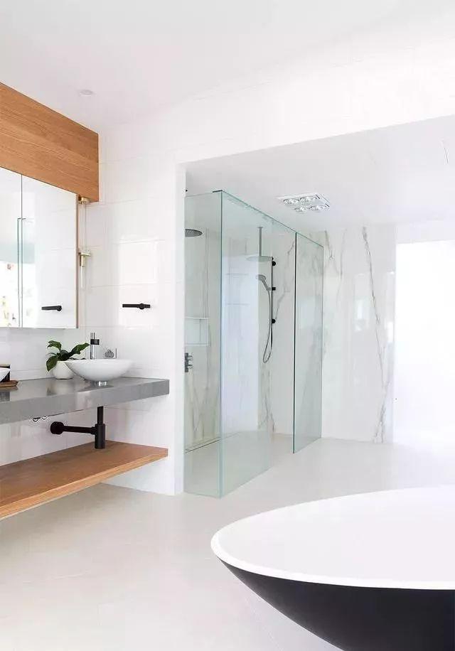 玻璃淋浴房到底该怎么做,下沉淋浴房玻璃不做到顶的效果