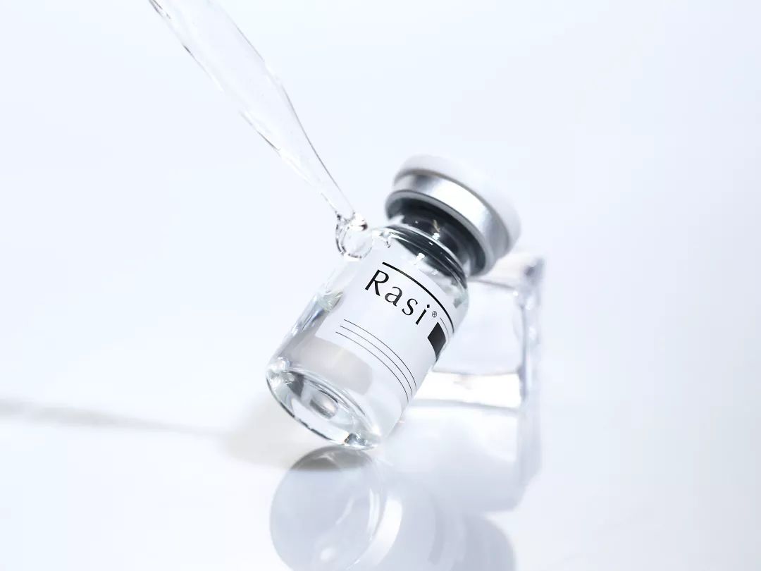 美容精们看过来！肌肤发光已经OUT了？现在流行美到带电