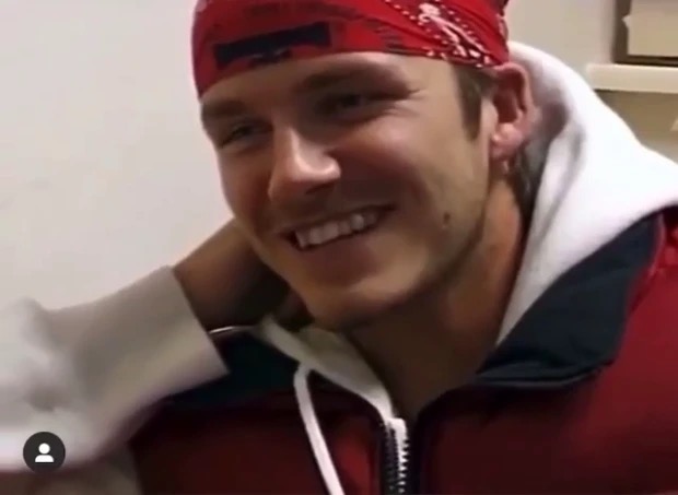 维多利亚晒小贝帅照,维多利亚晒贝克汉姆俯卧撑视频