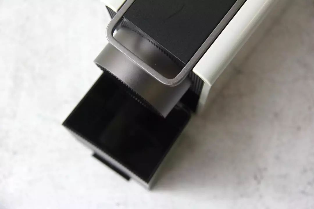 今天开箱一款便携胶囊咖啡机,mini胶囊咖啡机便携