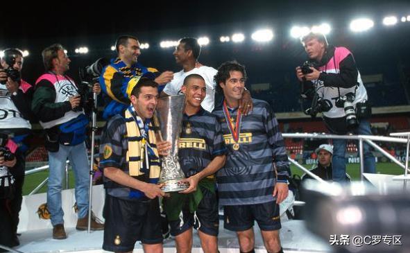 国米尤文罗纳尔多点球,国米时期的大罗摆钟过人