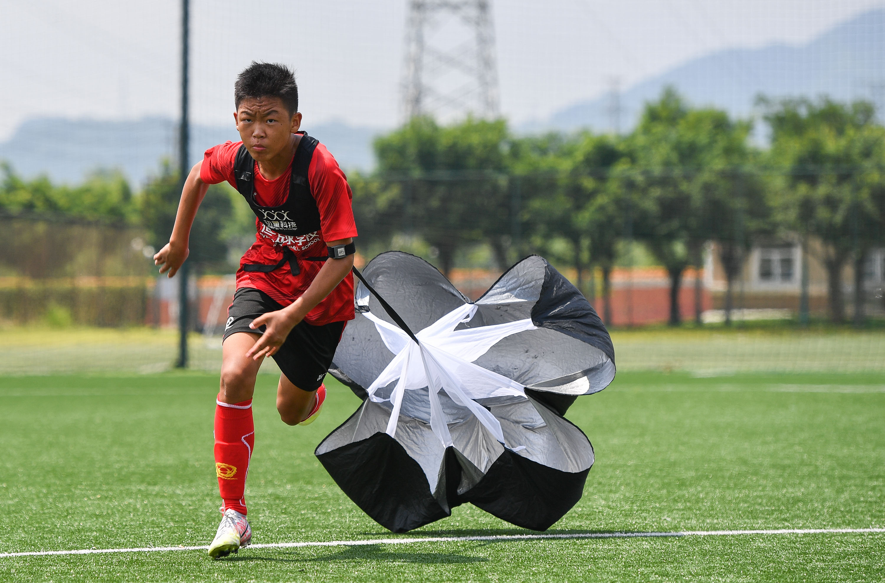 实探恒大青训“兵工厂”：8年投入超28亿，倾力打造中国青训“特种兵”