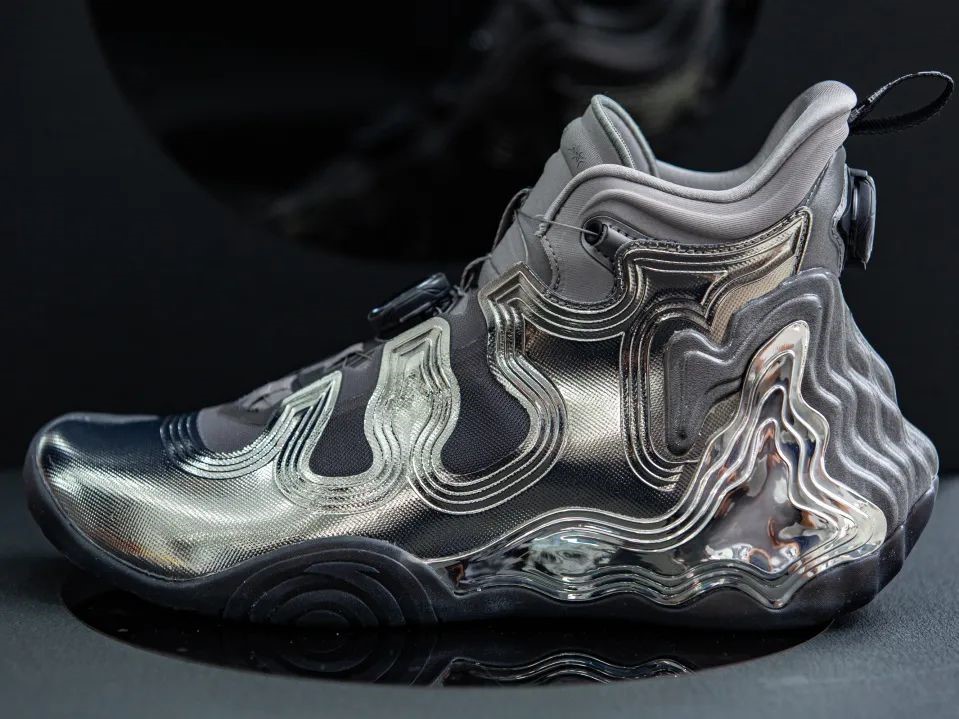 虚荣OR求实？KT7代配置拉满，CJ1代力求高端，安踏和李宁你爱谁？