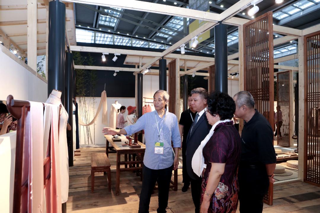 衡韵一线品牌,深圳衡韵服饰