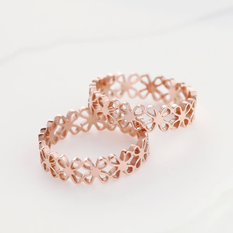 网上买的戒指可以去实体店改大吗,实体店买戒指好多都要改戒圈