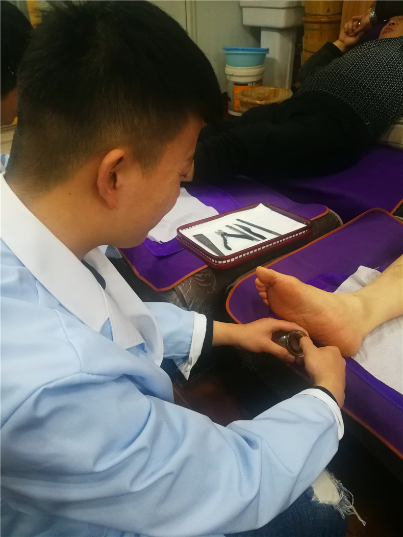 最美修脚师郭丽娟,河南孟津郭丽娟