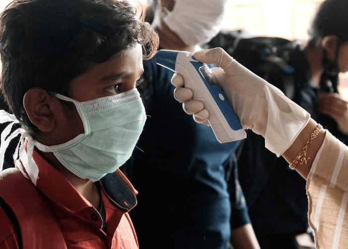 瞒不住了？！疫情最大的黑洞，这个国家可能导致疫情爆发