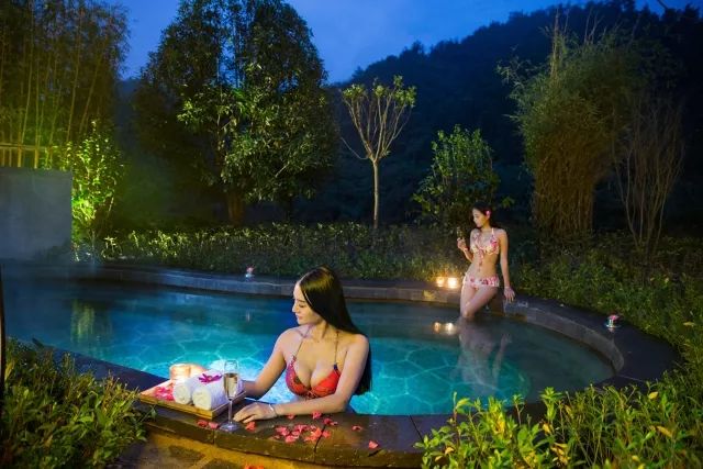 ¥599/套起!栖息30只孔雀!竹海环绕避世酒店竟全部用竹子造