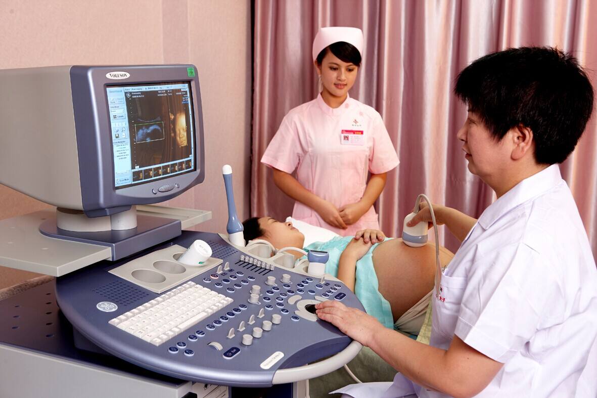 孕妇水中分娩能成功吗,第一胎水中分娩