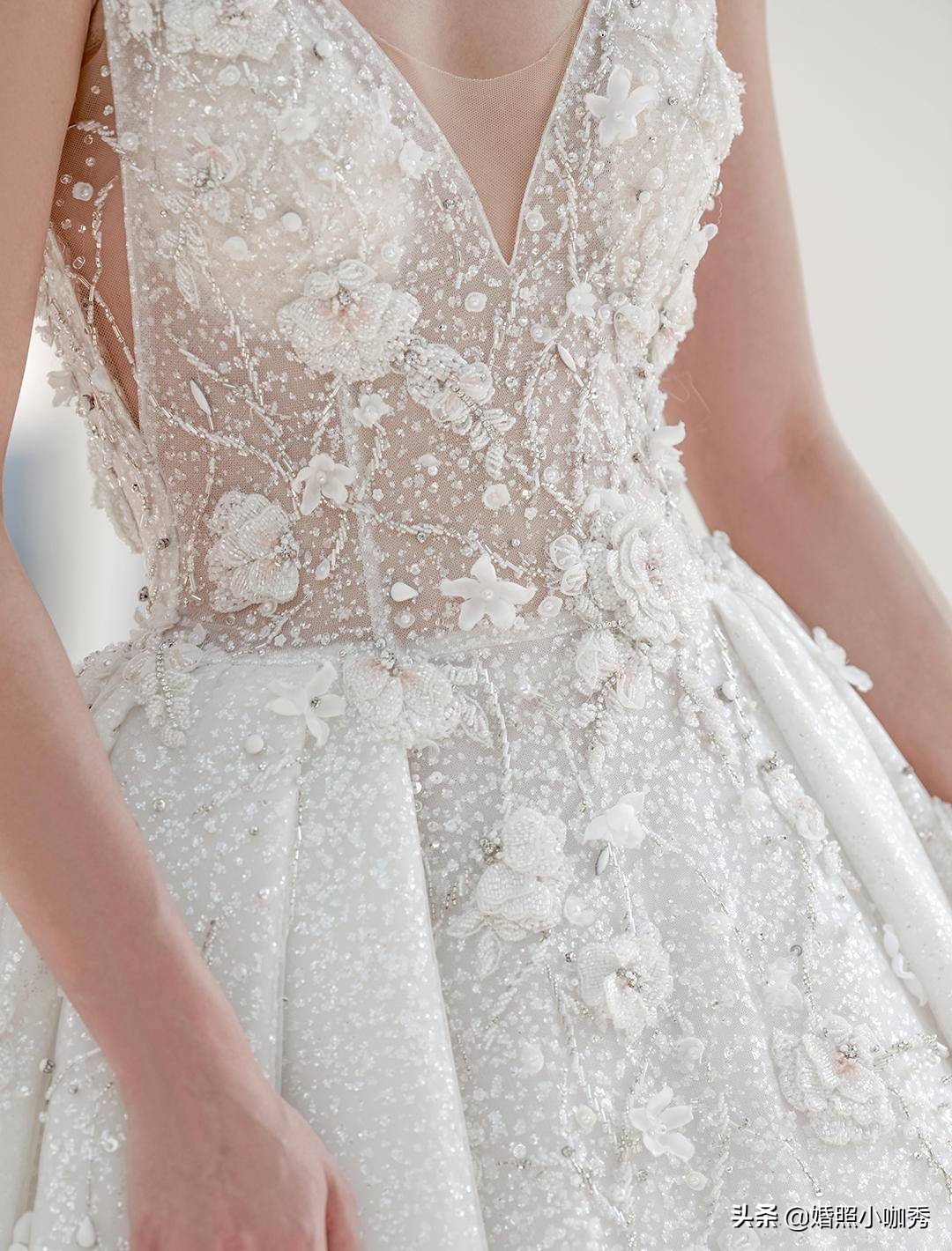 蓝色婚纱仙气梦幻简约,海边高级感婚纱推荐