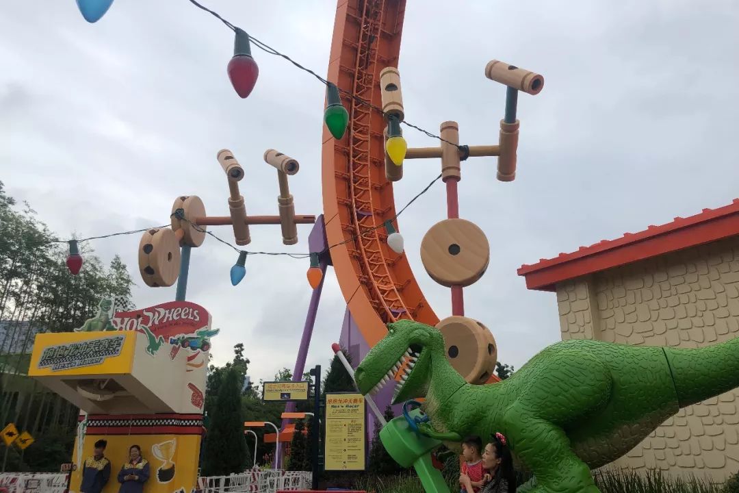 暑假两个人去北京五六天2000够吗,暑假两个人去青岛多少费用