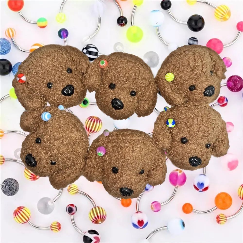 今年夏天，时尚圈流行戴假货