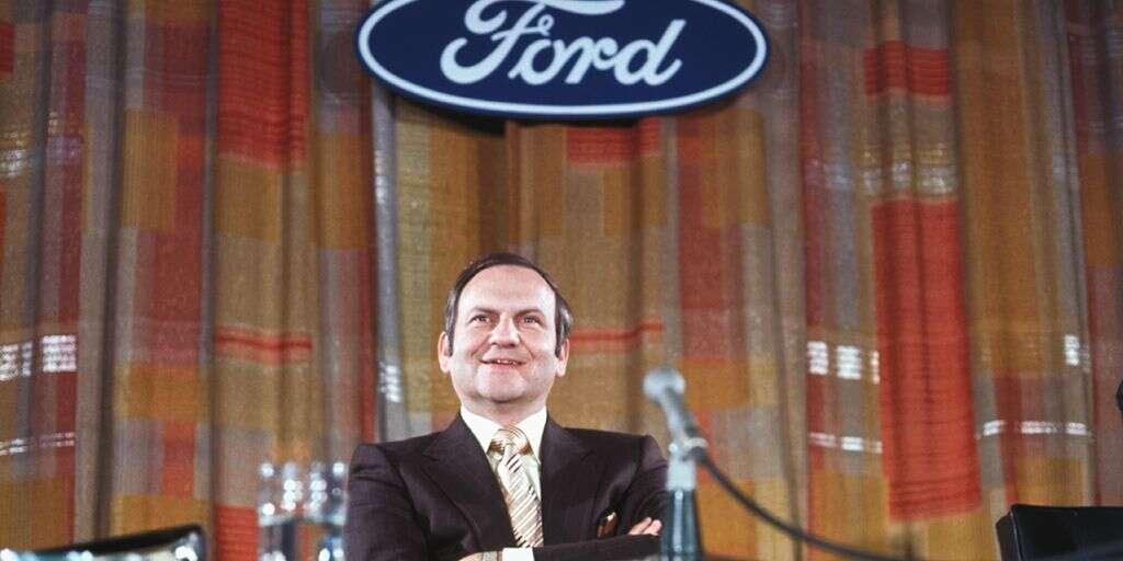 从移民之子到美国英雄,执掌福特功高震主被扫地,老婆一句话翻盘