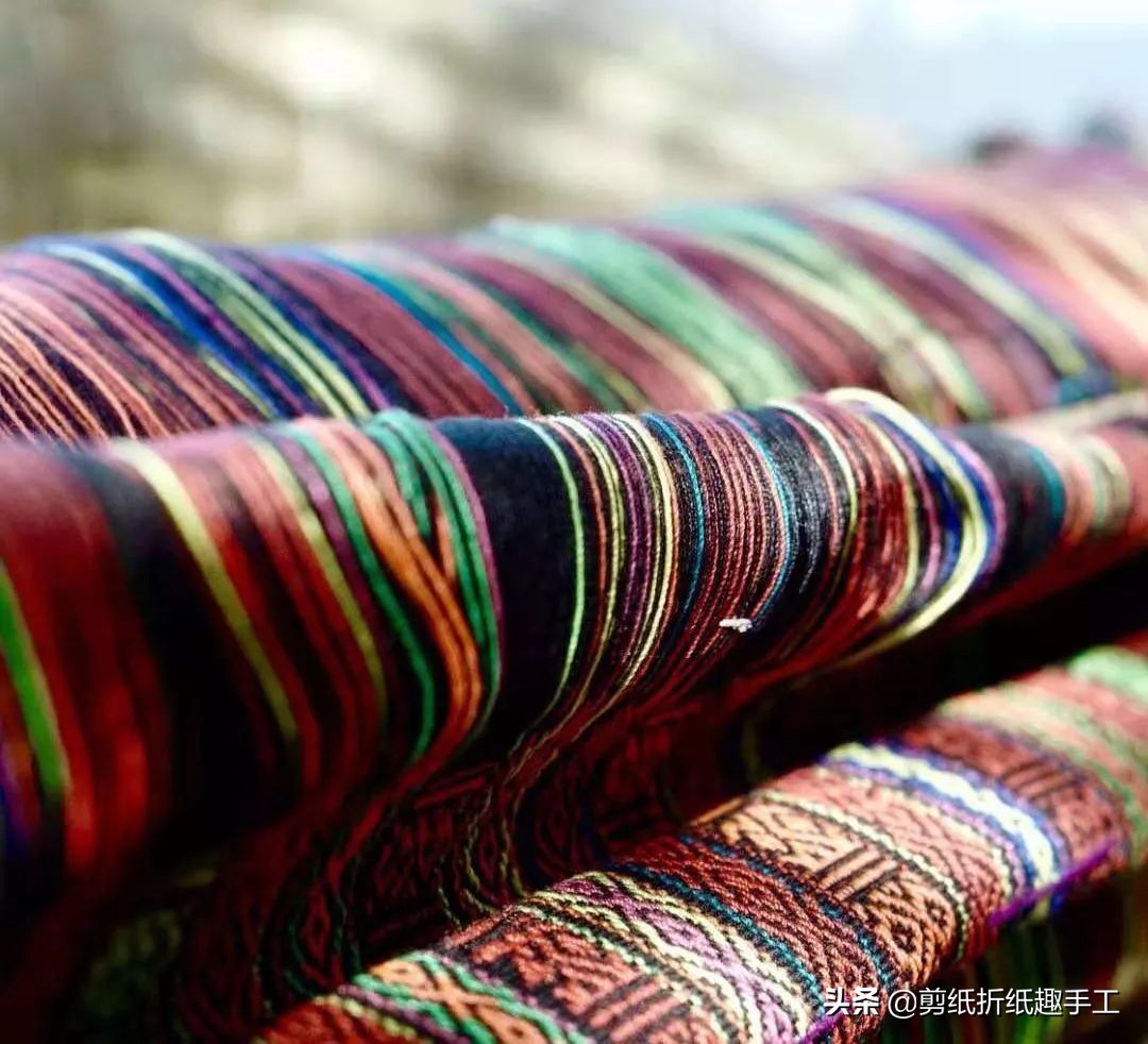 黎族传统纺织染绣技艺,黎族织锦指什么