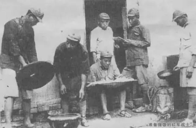 聋哑红军“无功绩”授少尉，​逝​后葬八宝山，周总理曾亲示：多关照