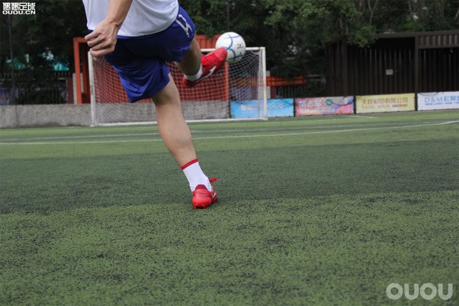 morelianeoii足球鞋,neo3pro足球鞋测评