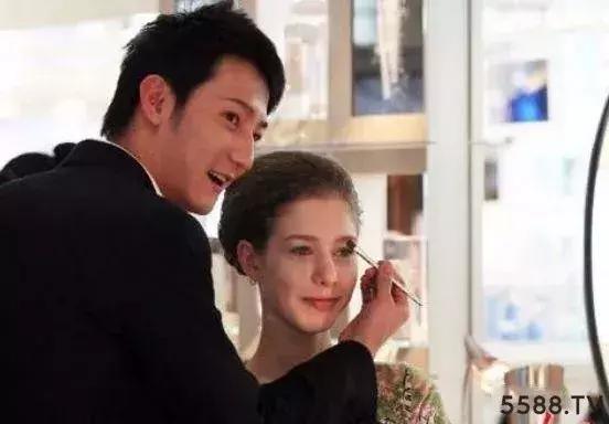 化妆品柜姐的大实话,化妆品柜姐服务态度实拍