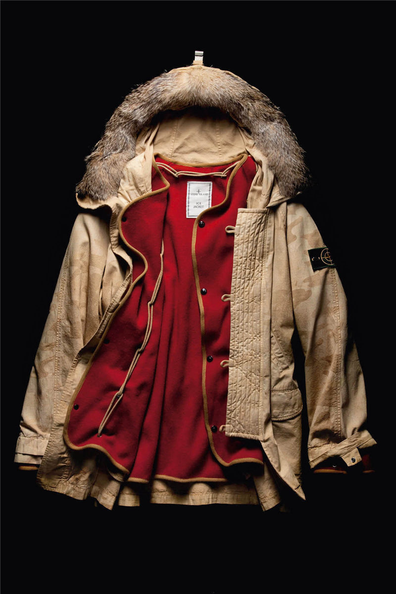 从军装到警服变成了衣服,从军装到正装的转变