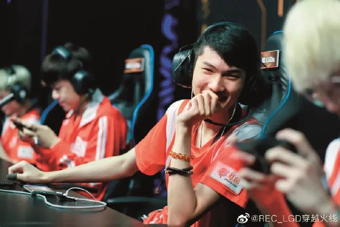 职业电竞选手成功的人有多少,电竞职业选手胜利瞬间