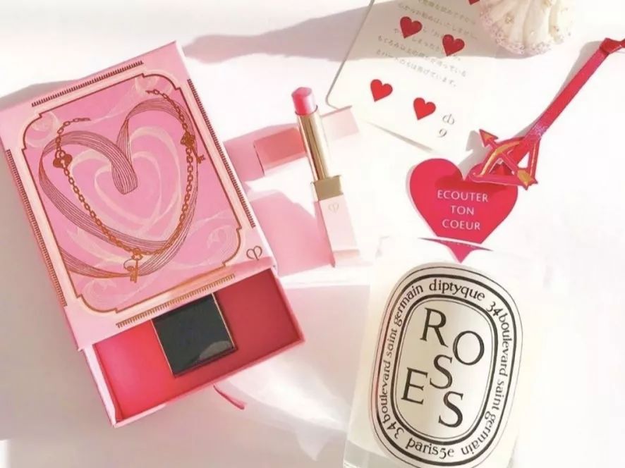 兰蔻黑桃红心丝绒限定,兰蔻情人节限定礼盒口红丝绒