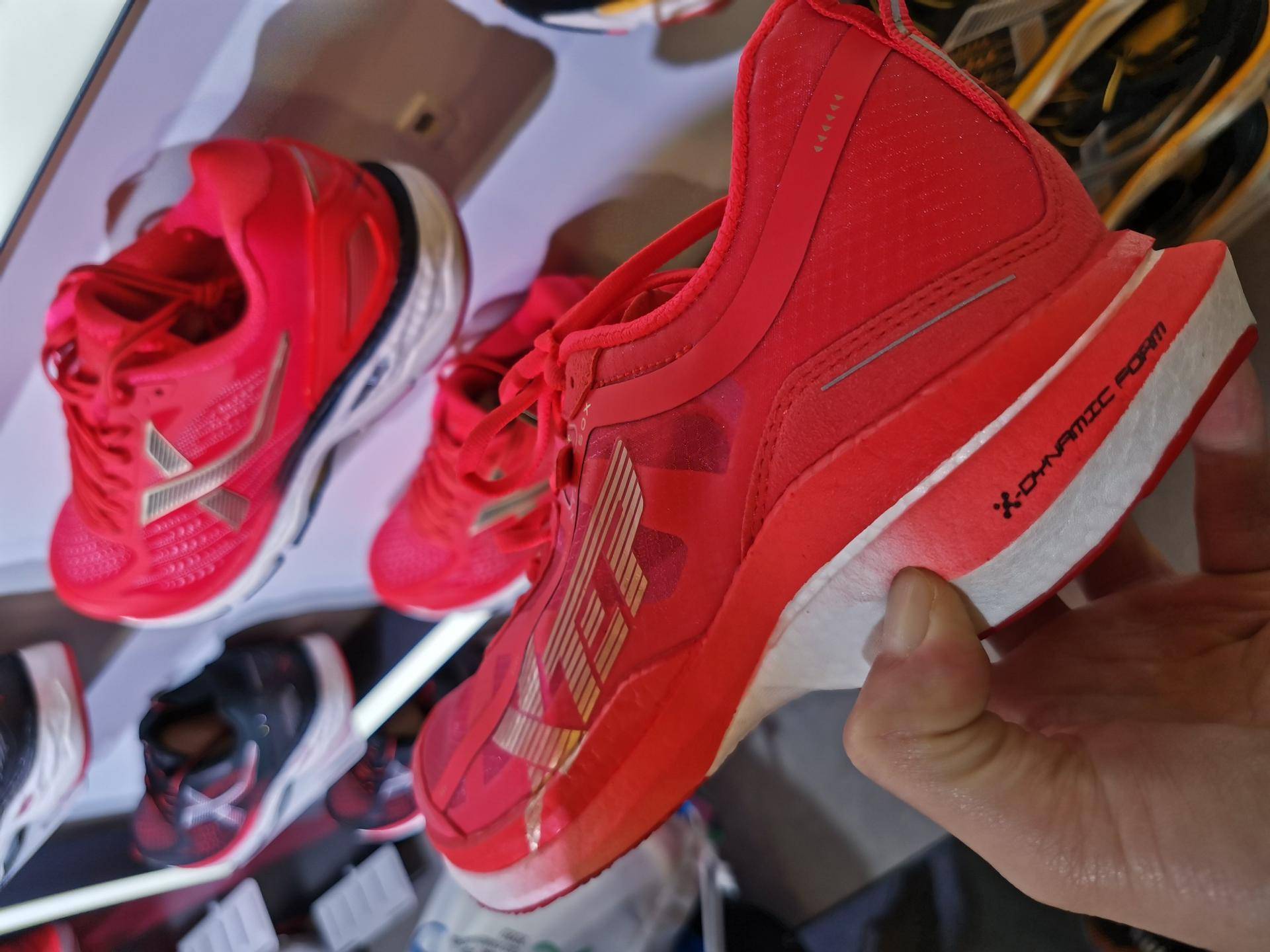 特步发布的最新跑鞋160x3.0,特步最值得入手的马拉松跑鞋