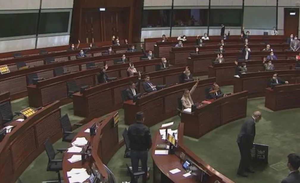 香港歌曲惩罚,香港首宗“侮辱国歌罪”