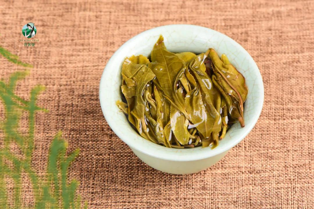 易武正山贡茶图片大全,2002年易武正山贡茶阿诗玛