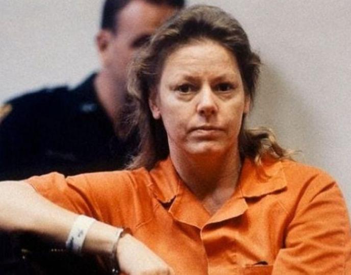 现实比小说更荒诞，美国连环女杀手艾琳·乌尔诺斯的奇葩一生