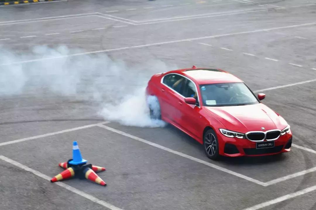 试驾全新一代宝马3系,深度试驾宝马新3系究竟有多香